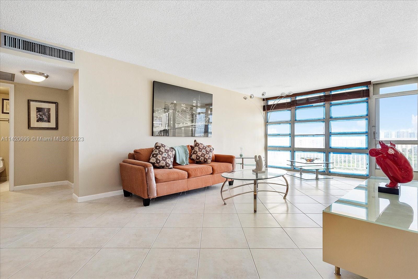 WINSTON TOWERS 400 CONDO - Residential