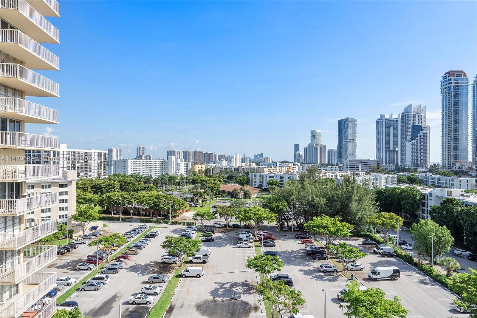 WINSTON TOWERS 400 CONDO - Residential