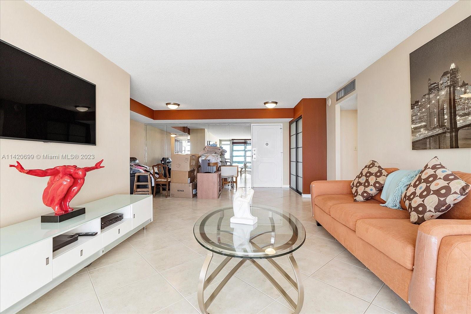 WINSTON TOWERS 400 CONDO - Residential