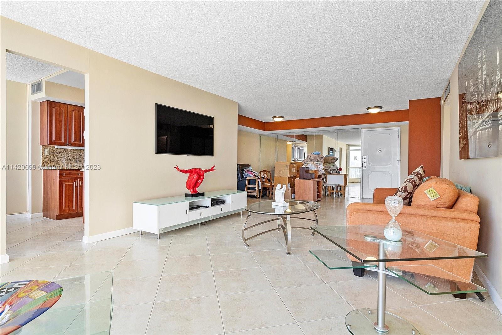 WINSTON TOWERS 400 CONDO - Residential