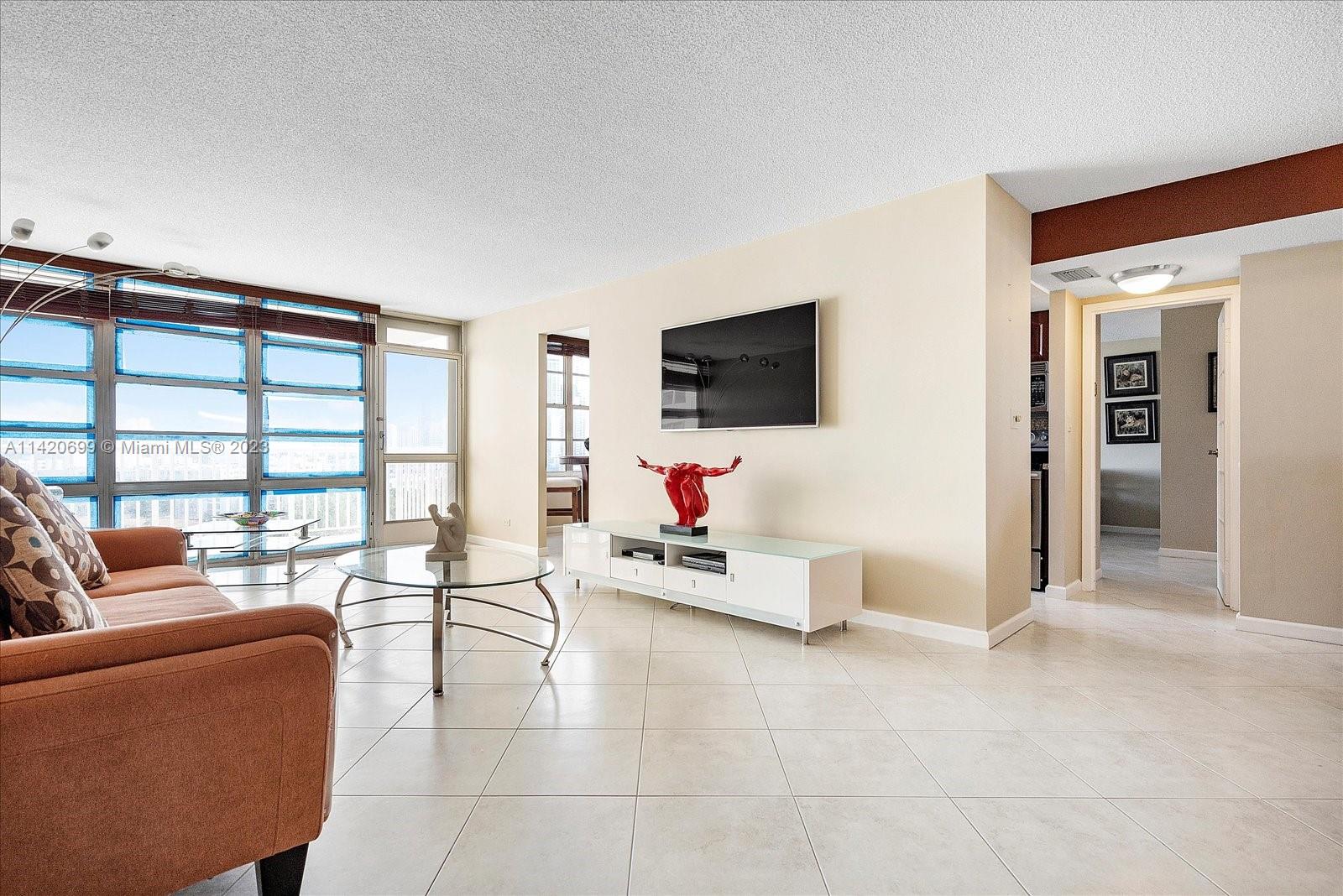 WINSTON TOWERS 400 CONDO - Residential