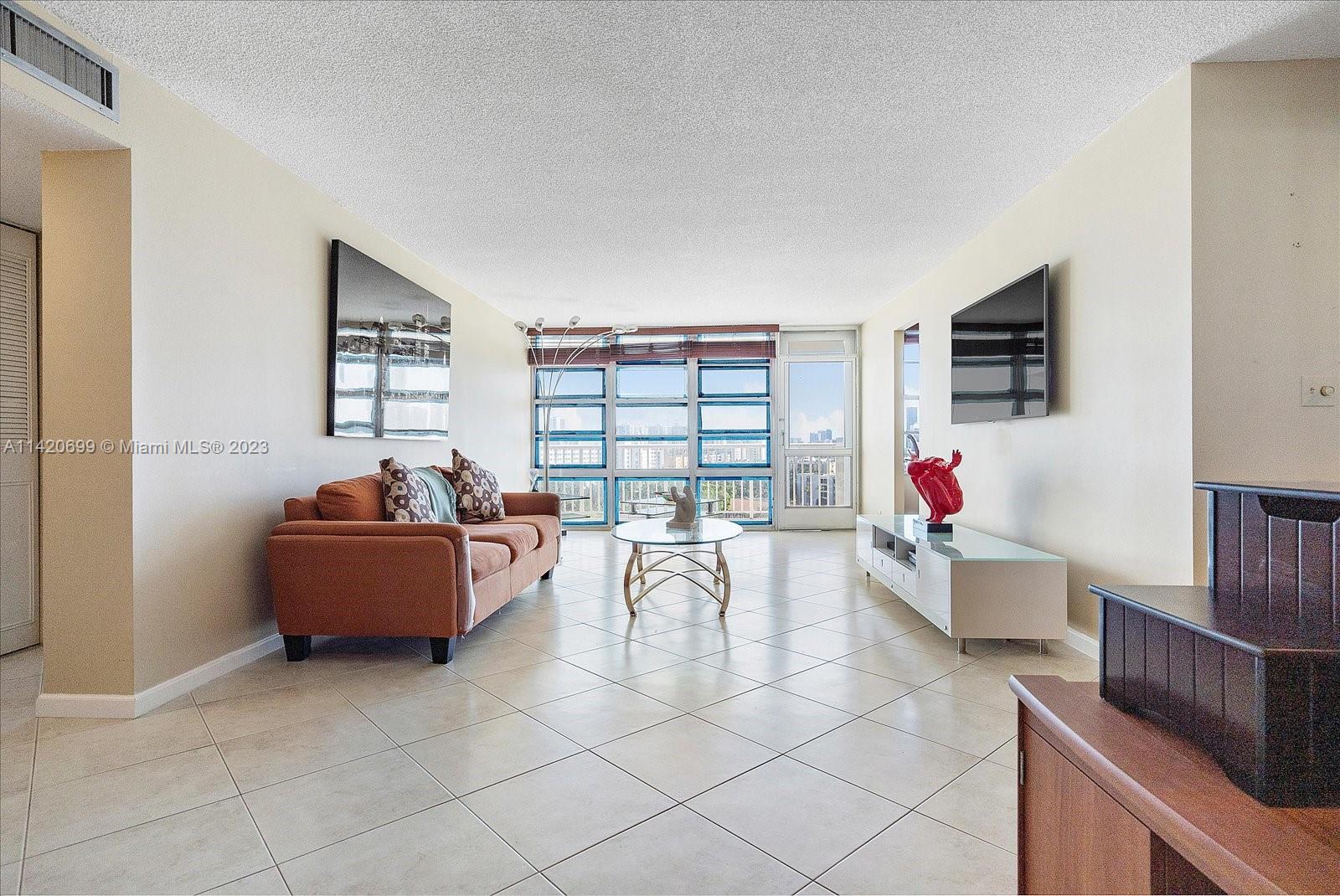WINSTON TOWERS 400 CONDO - Residential