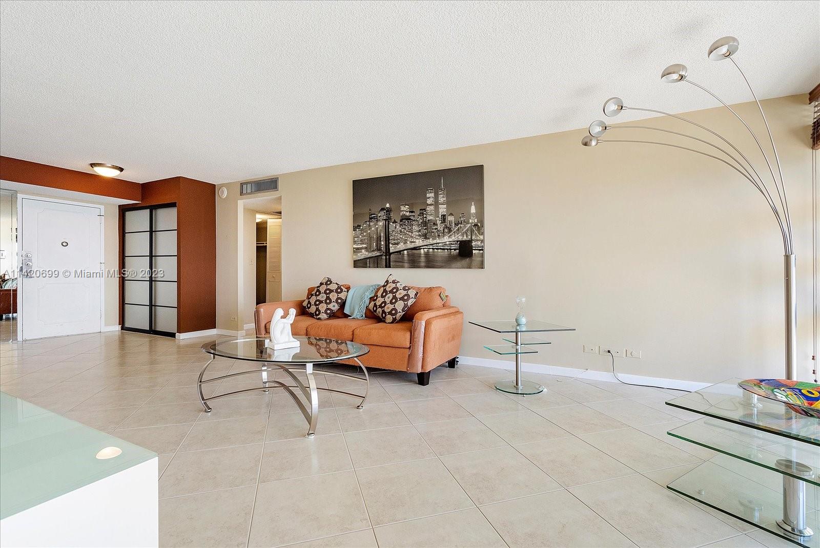 WINSTON TOWERS 400 CONDO - Residential