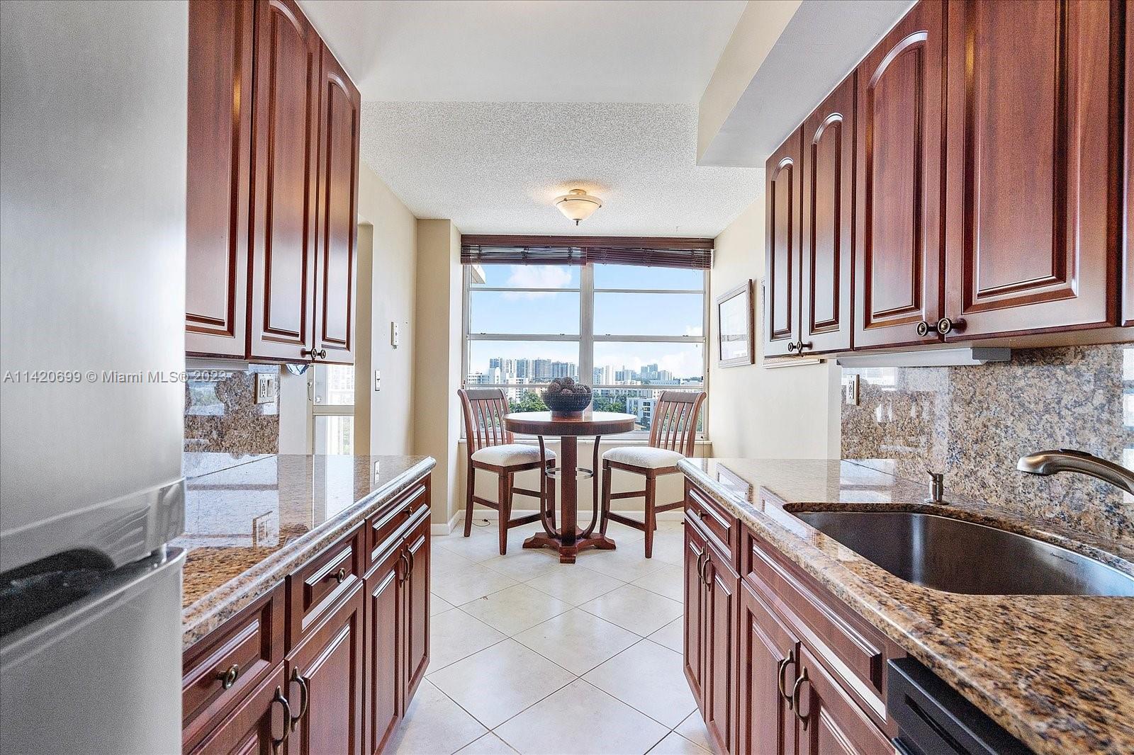 WINSTON TOWERS 400 CONDO - Residential