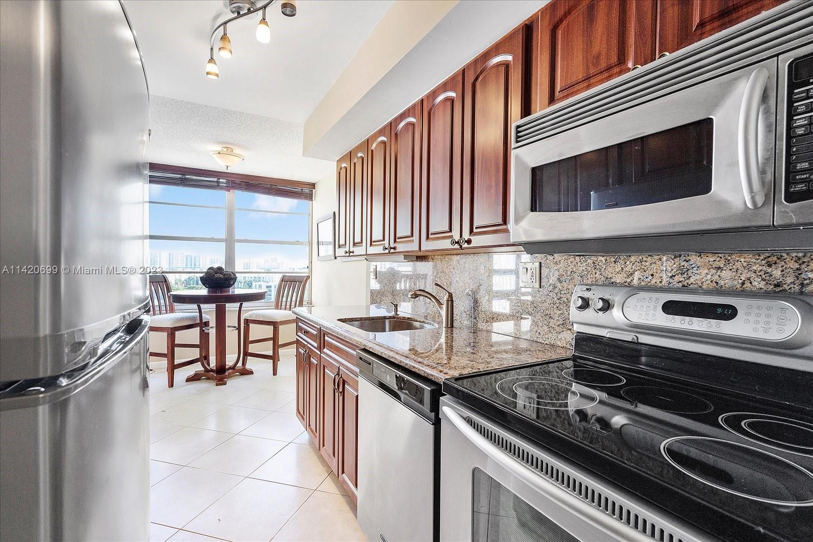 WINSTON TOWERS 400 CONDO - Residential