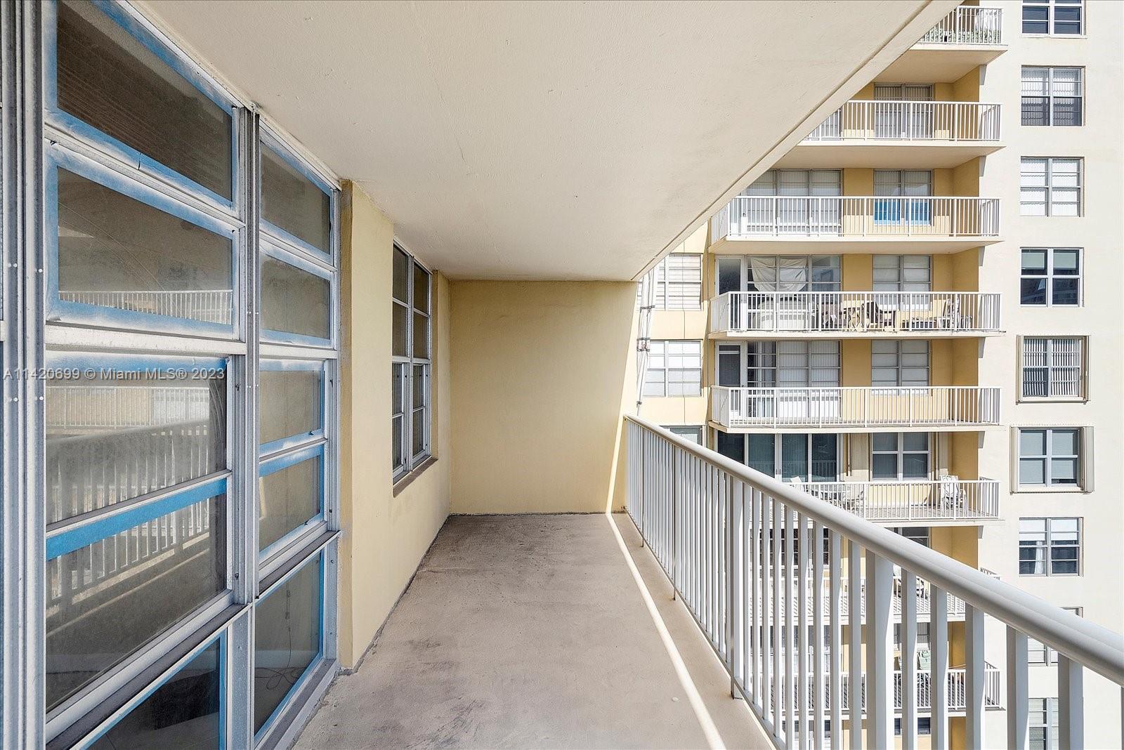 WINSTON TOWERS 400 CONDO - Residential