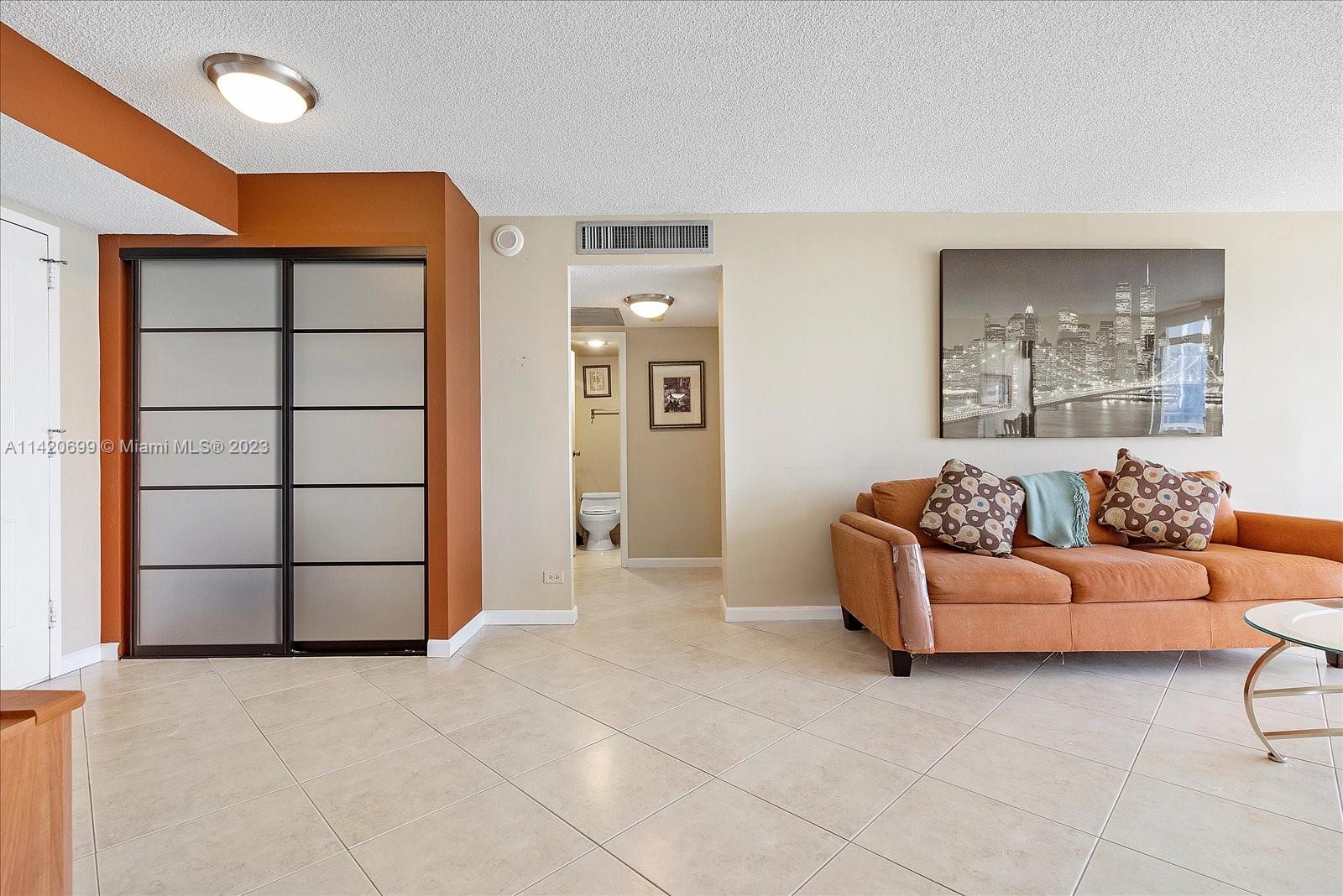 WINSTON TOWERS 400 CONDO - Residential