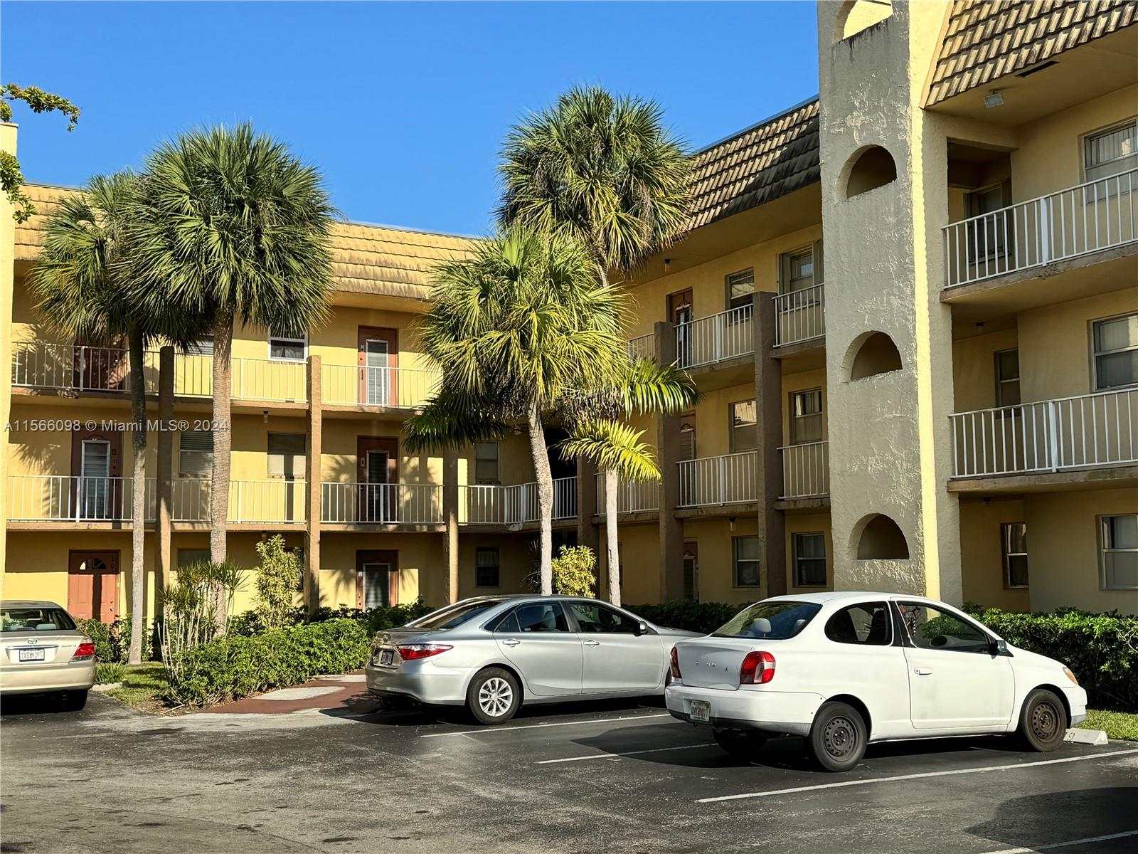 SUNRISE LAKES 44 CONDO - Residential