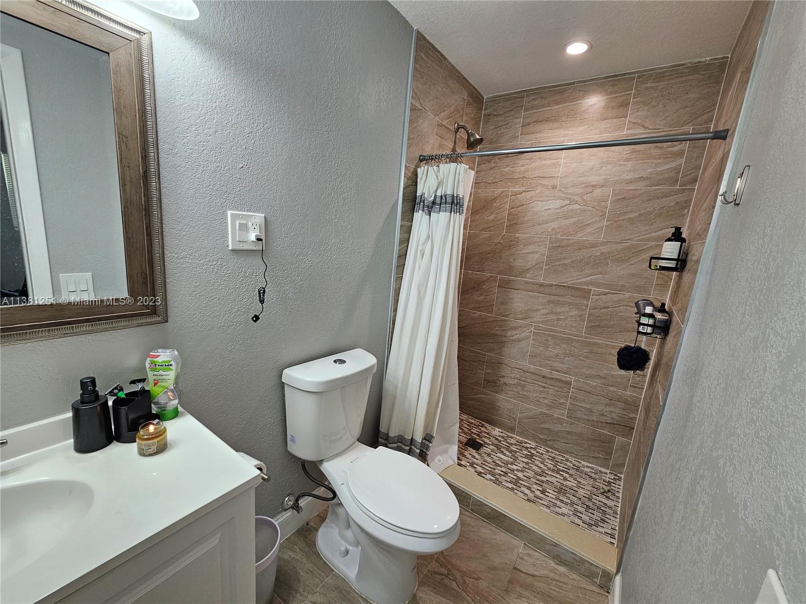 CRESTHAVEN NO 9 REPLAT - Residential Lease