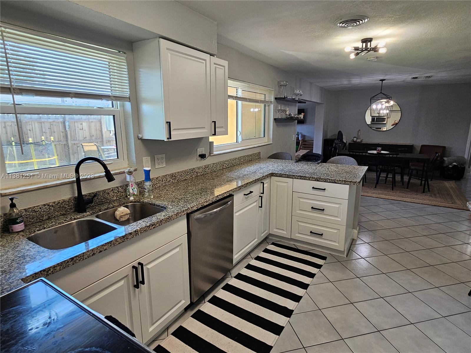 CRESTHAVEN NO 9 REPLAT - Residential Lease