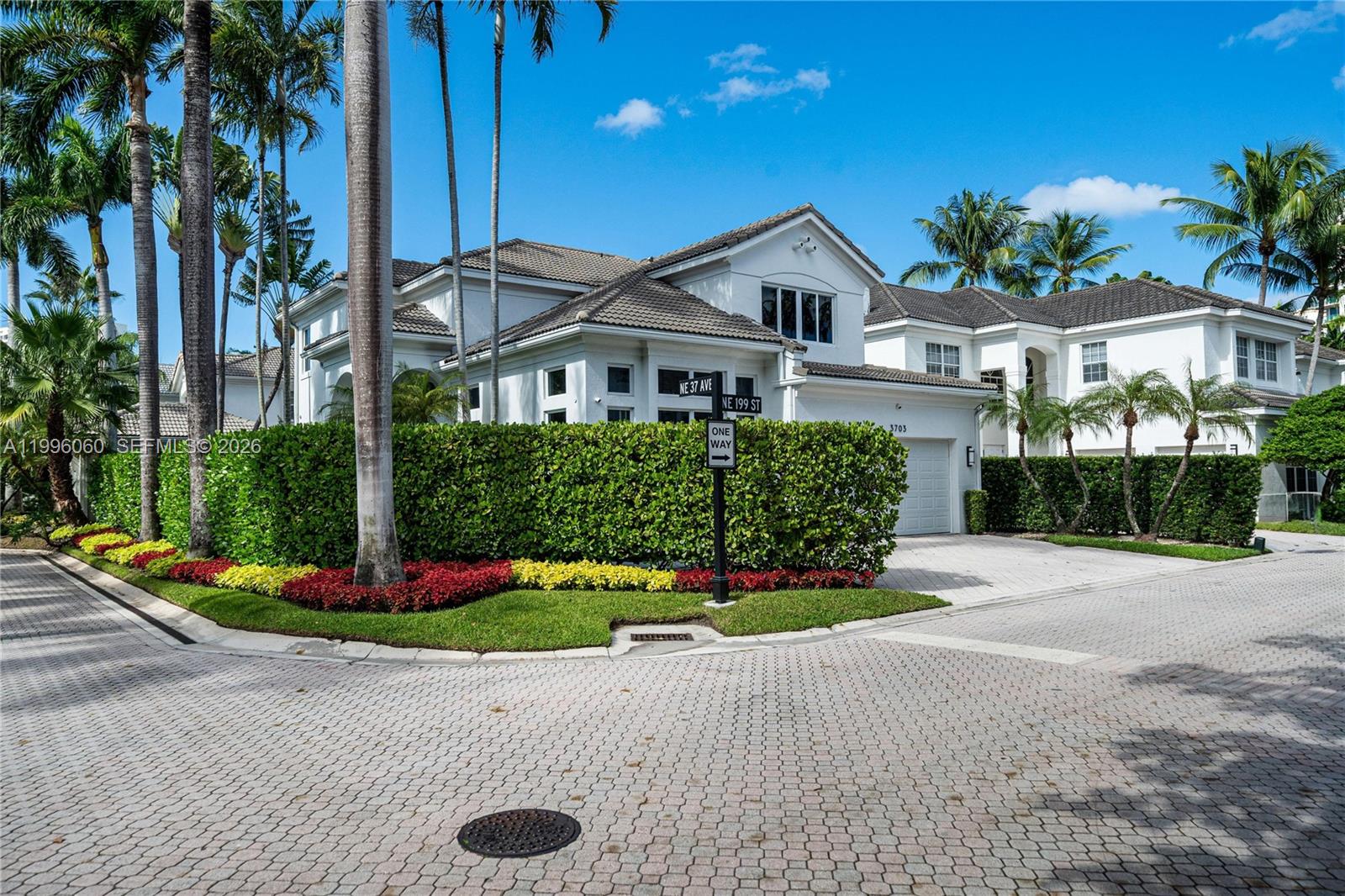 AVENTURA ESTATES - Residential