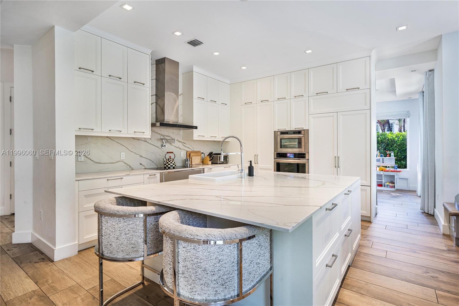AVENTURA ESTATES - Residential