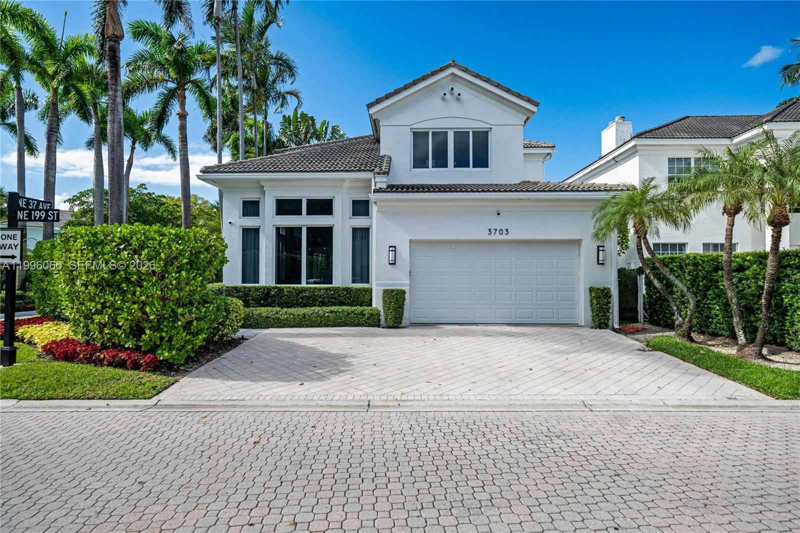 AVENTURA ESTATES - Residential