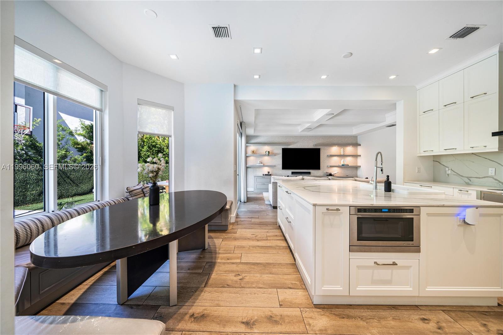 AVENTURA ESTATES - Residential