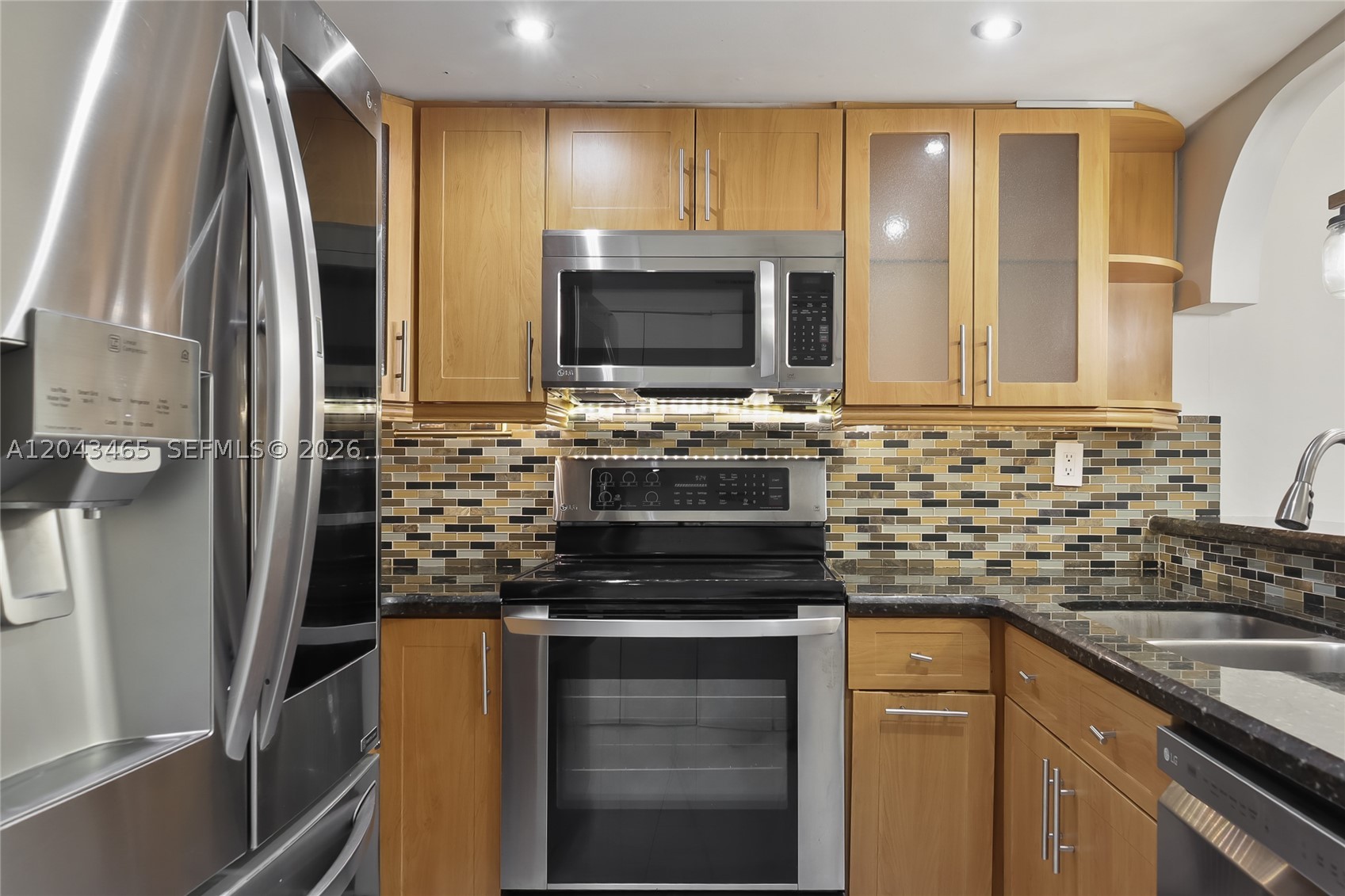 NEW PASEOS CASTELLANOS CO - Residential Lease