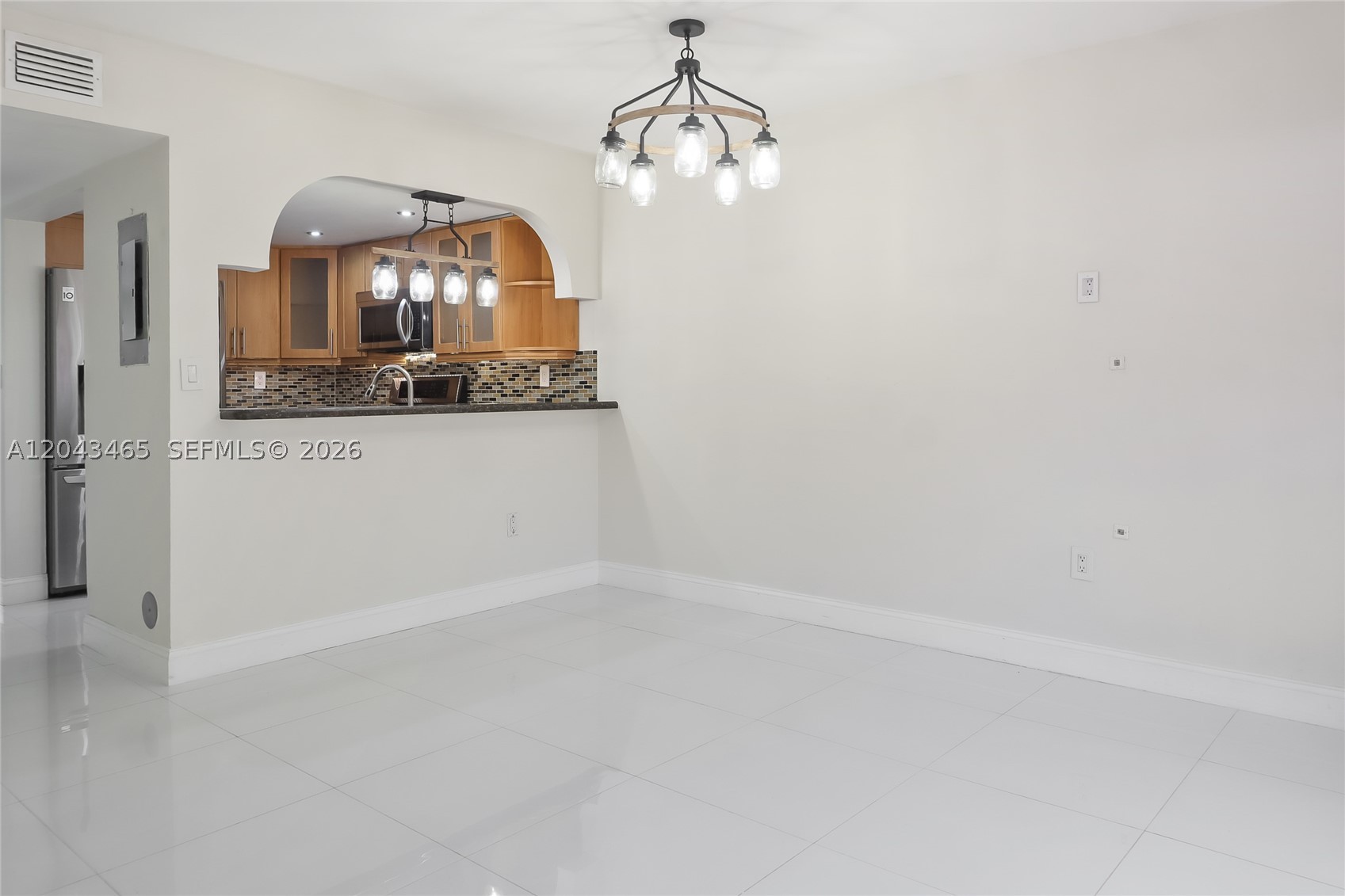 NEW PASEOS CASTELLANOS CO - Residential Lease