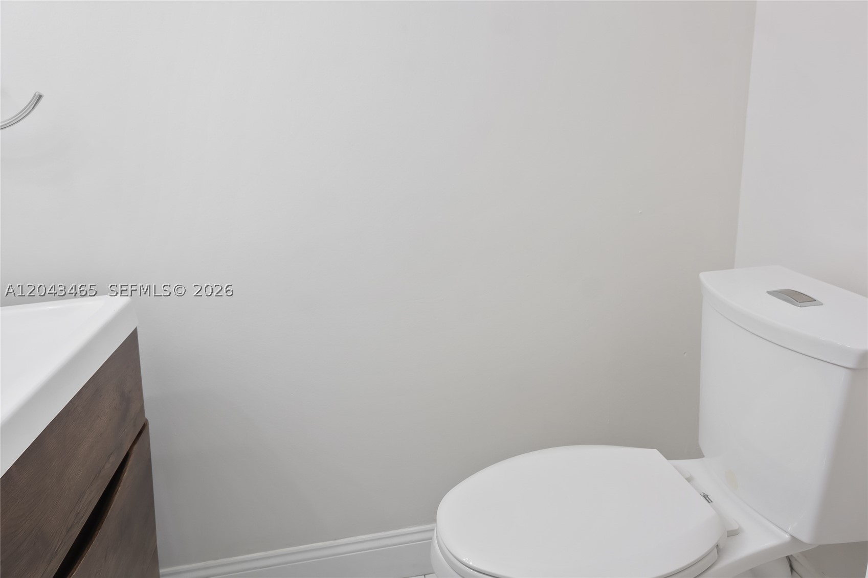 NEW PASEOS CASTELLANOS CO - Residential Lease