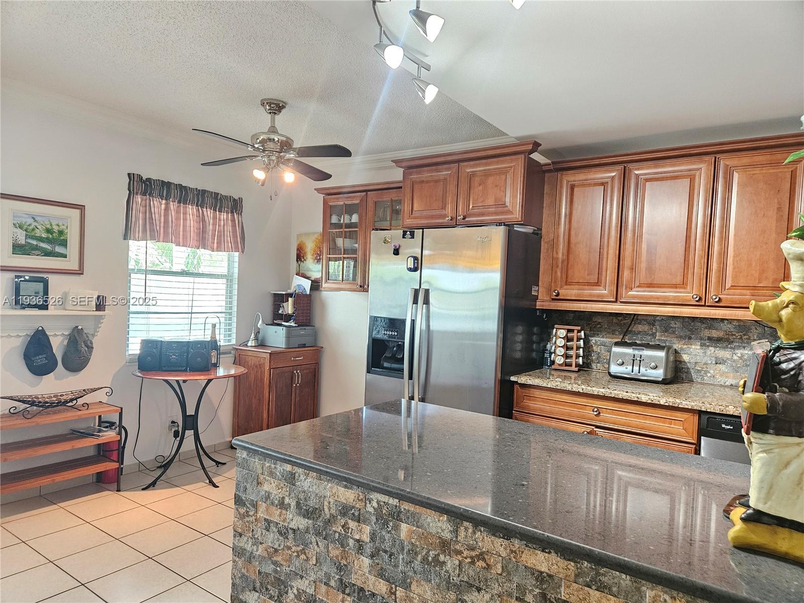 ISLEWOOD C CONDO - Residential