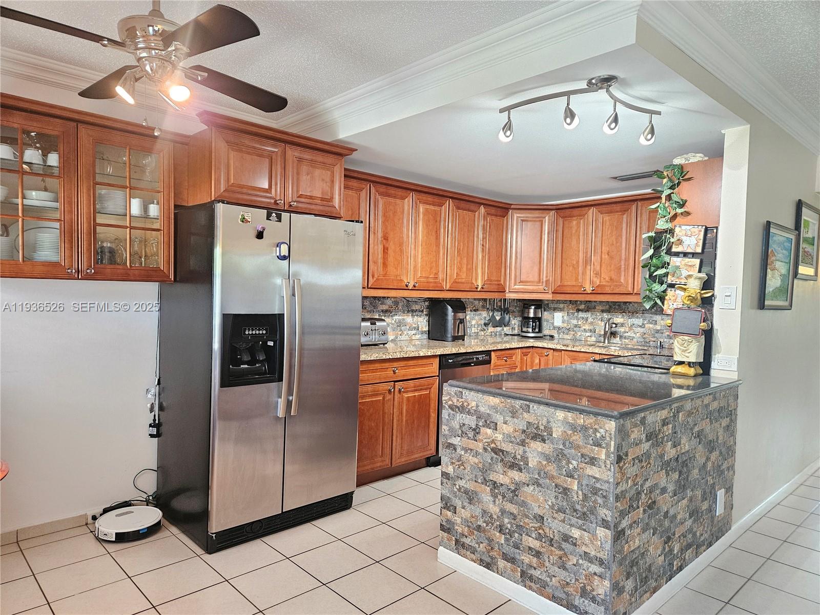 Charming 2-bed, 1.5-bath condo in Century Village, Deerfield Beach. Spacious 820 sqft unit with water views, updated kitchen, tile floors, and cozy living space. ENJOY CENTURY VILLAGE ACTIVE 55+ RESORT STYLE LIVING. OFFERS MANY ACTIVITIES & ACTIVITIES INCLUDING A LOCAL BUS SERVICE, CLUBHOUSE, TENNIS, BILLIARD ROOM, ART CLASSES, GYM, & MUCH MORE. LOCATED MINUTES TO THE BEACH , RESTAURANTS & SHOPPING. WELCOME TO SOUTH FLORIDA LIVING! MUST SEE!