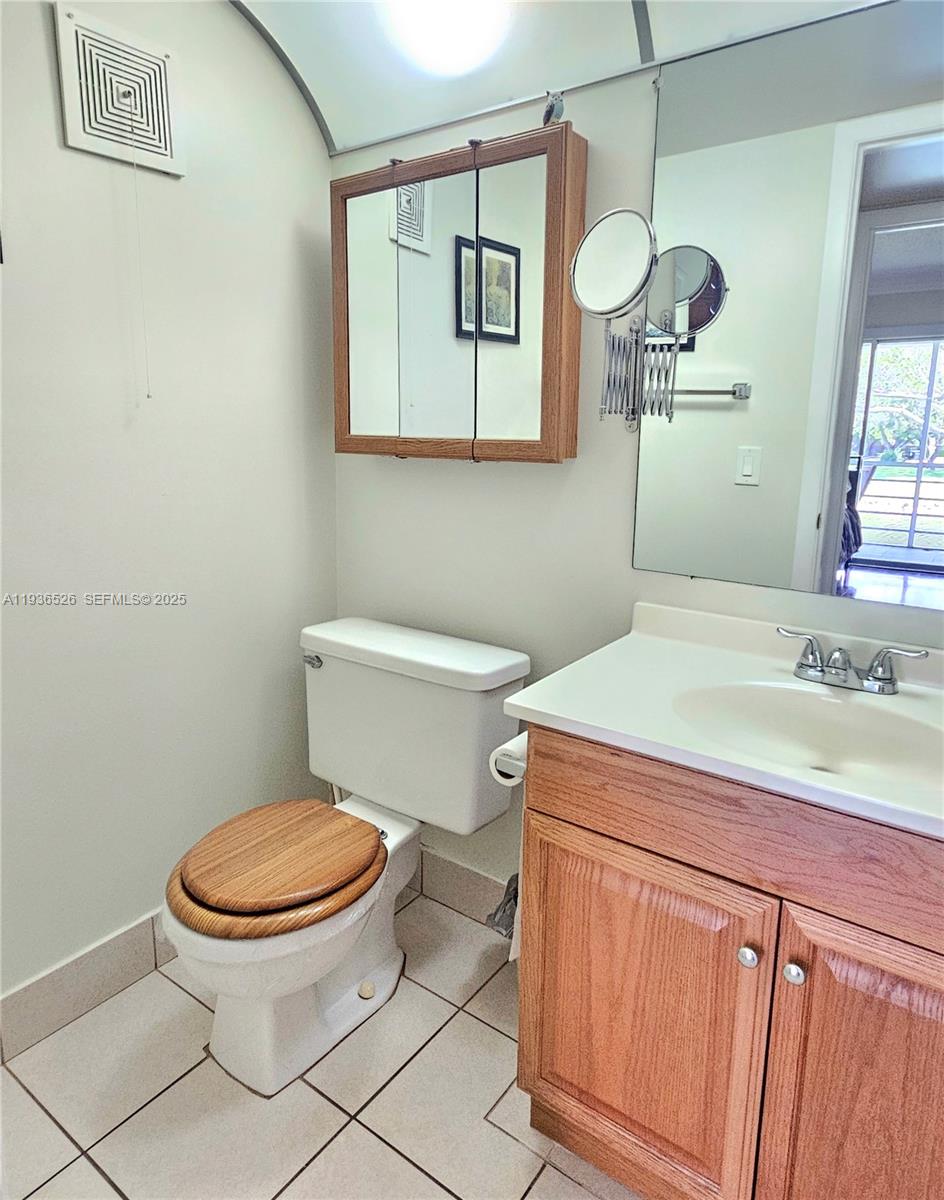 ISLEWOOD C CONDO - Residential