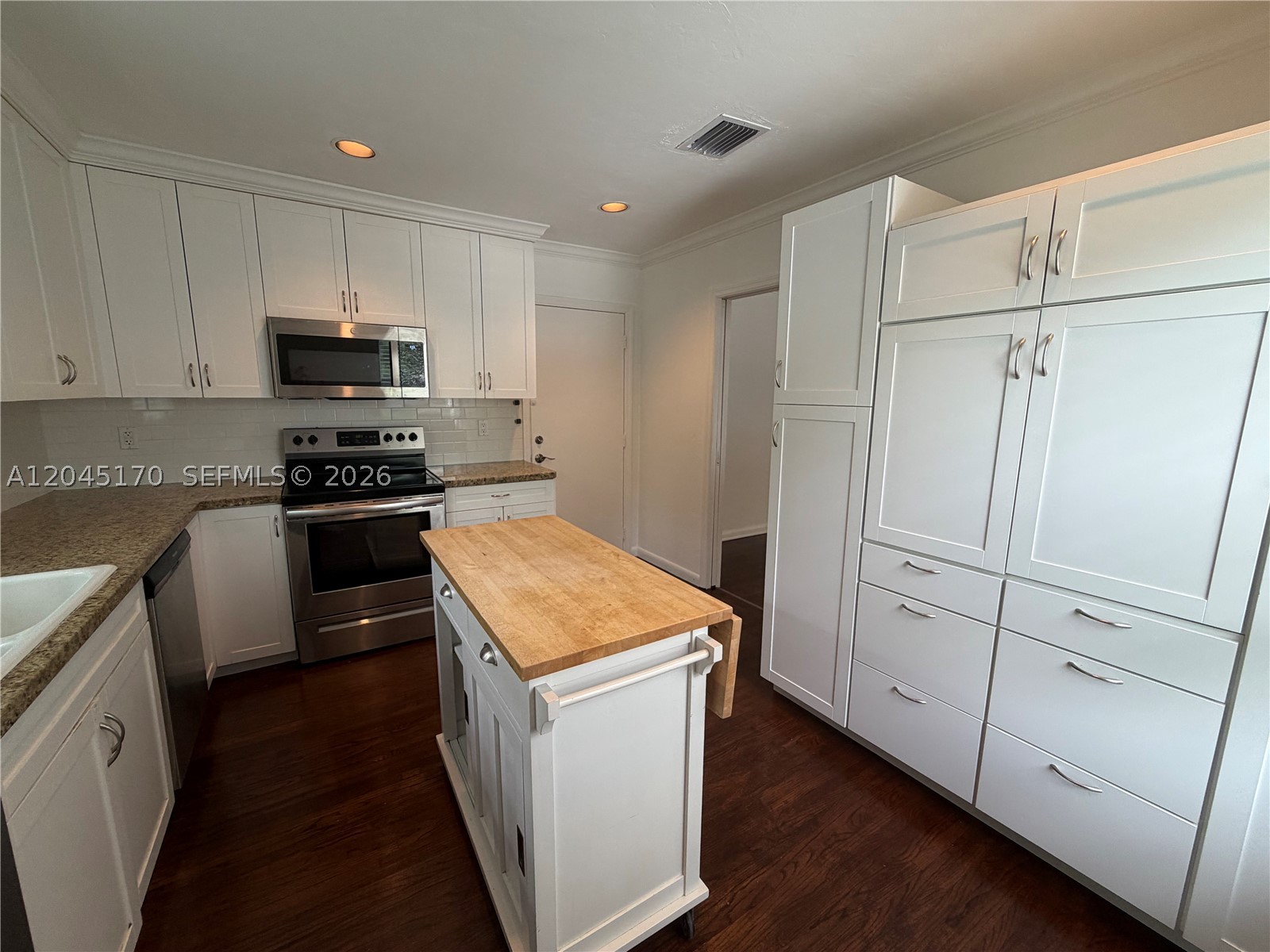 CORAL GABLES RIVIERA SEC - Residential Lease