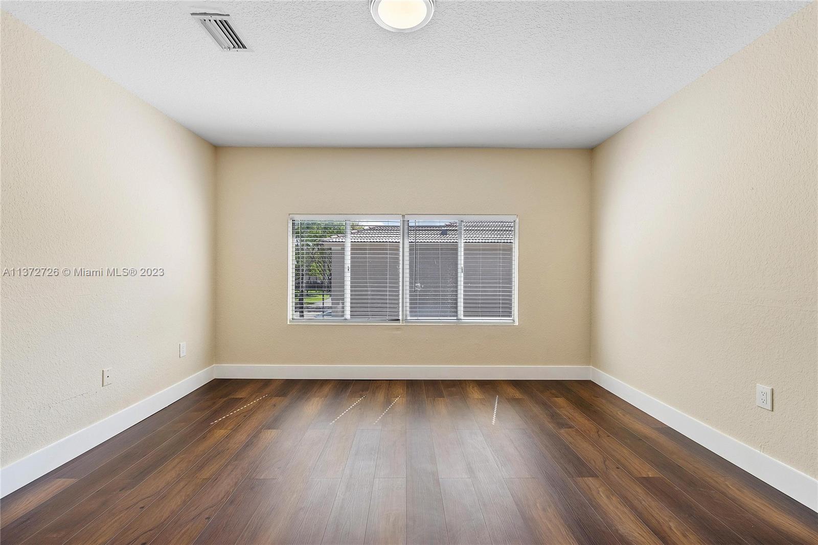 DORAL ISLES MARTINIQUE - Residential