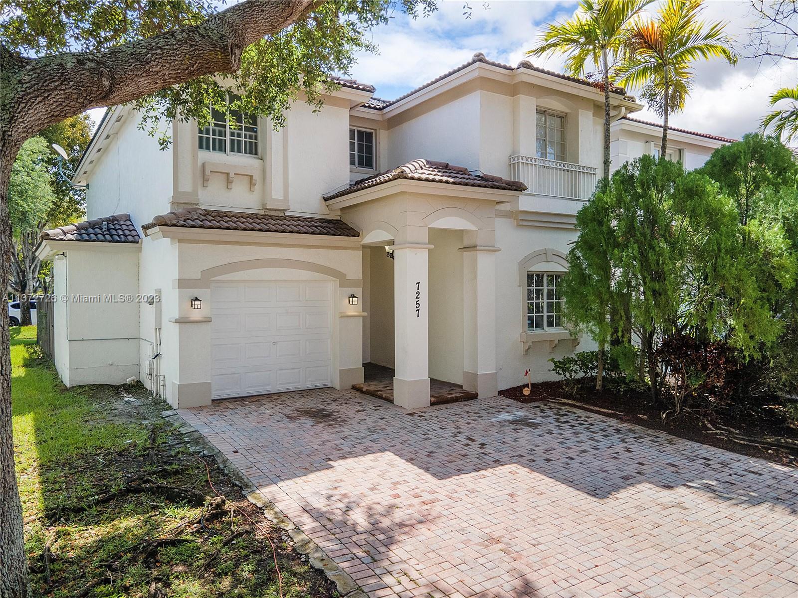 DORAL ISLES MARTINIQUE - Residential