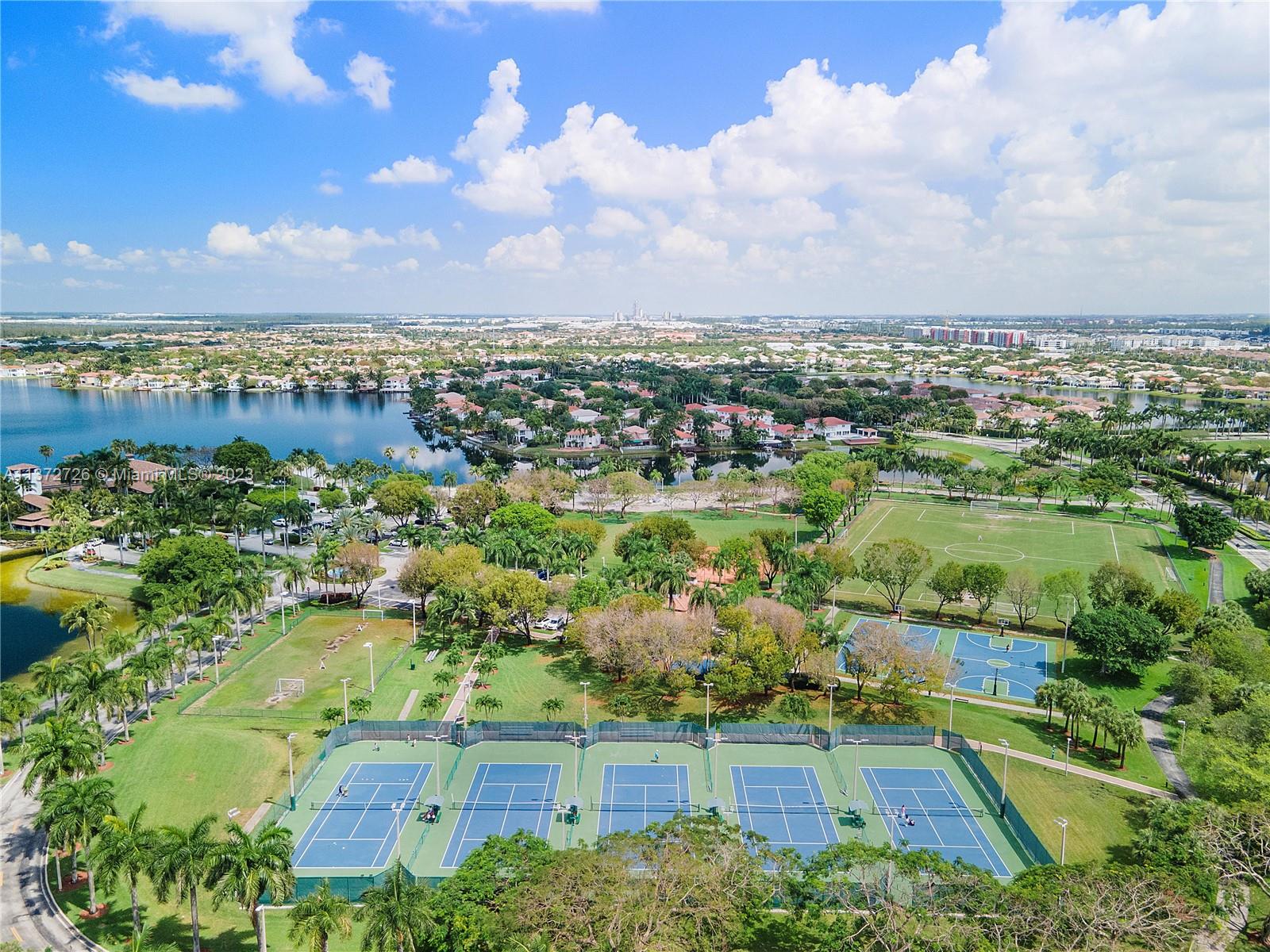 DORAL ISLES MARTINIQUE - Residential
