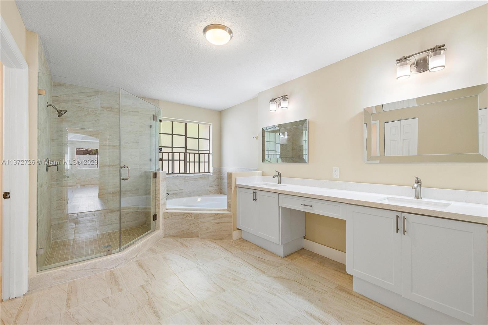 DORAL ISLES MARTINIQUE - Residential