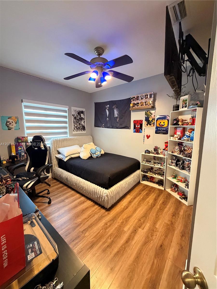 FLORIDIAN BAY ESTATES - Residential Lease