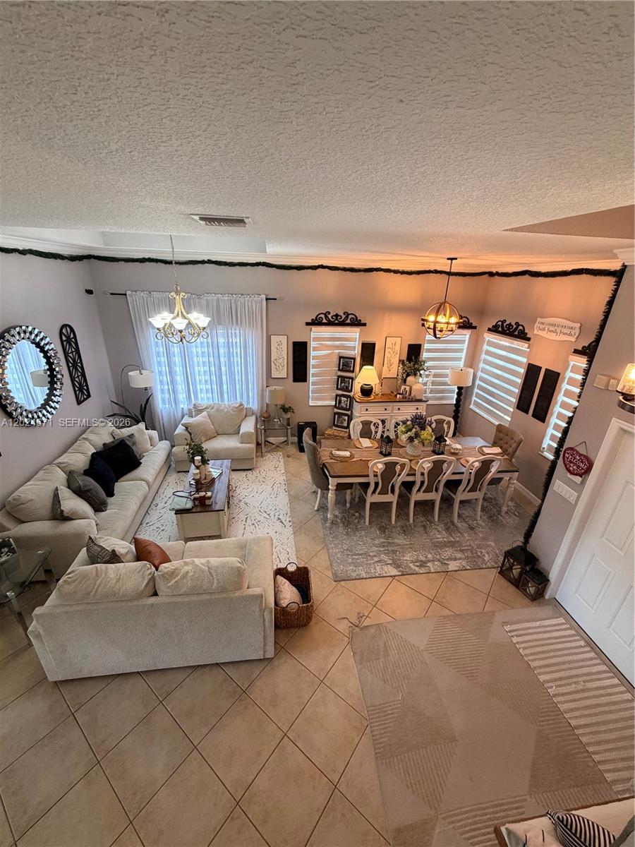 FLORIDIAN BAY ESTATES - Residential Lease