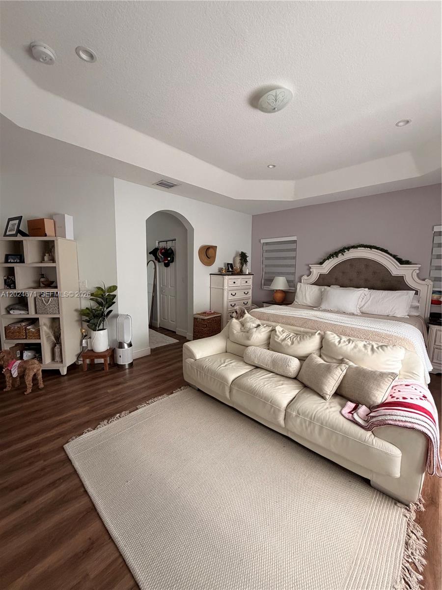 FLORIDIAN BAY ESTATES - Residential Lease