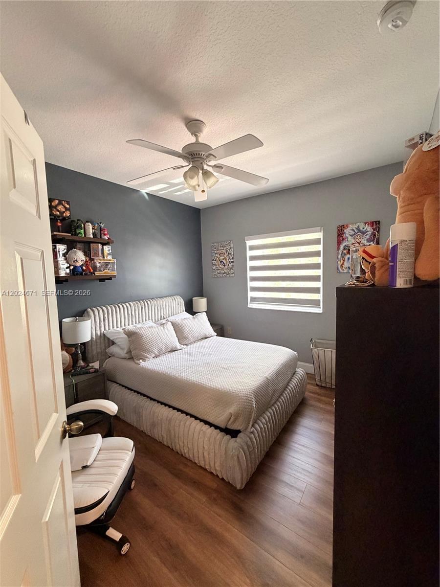 FLORIDIAN BAY ESTATES - Residential Lease