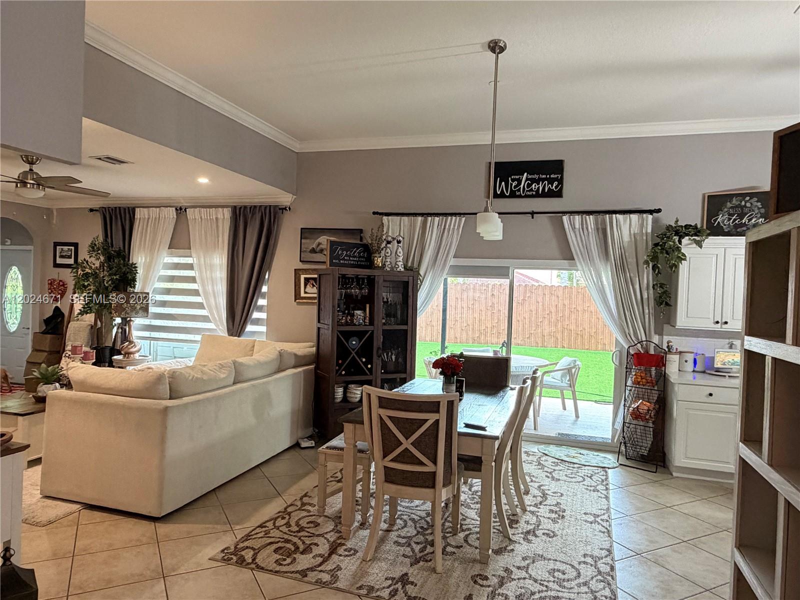 FLORIDIAN BAY ESTATES - Residential Lease