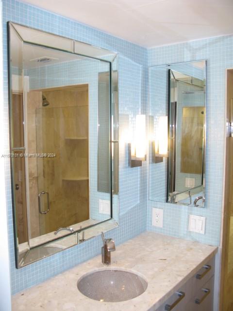 ROYAL PALM VILLAS CONDO - Residential Lease