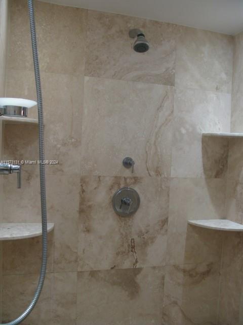 ROYAL PALM VILLAS CONDO - Residential Lease