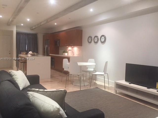 ROYAL PALM VILLAS CONDO - Residential Lease