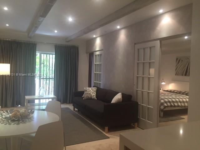 ROYAL PALM VILLAS CONDO - Residential Lease