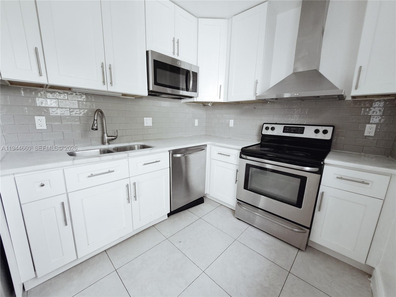 PARKERS SHORES - Residential