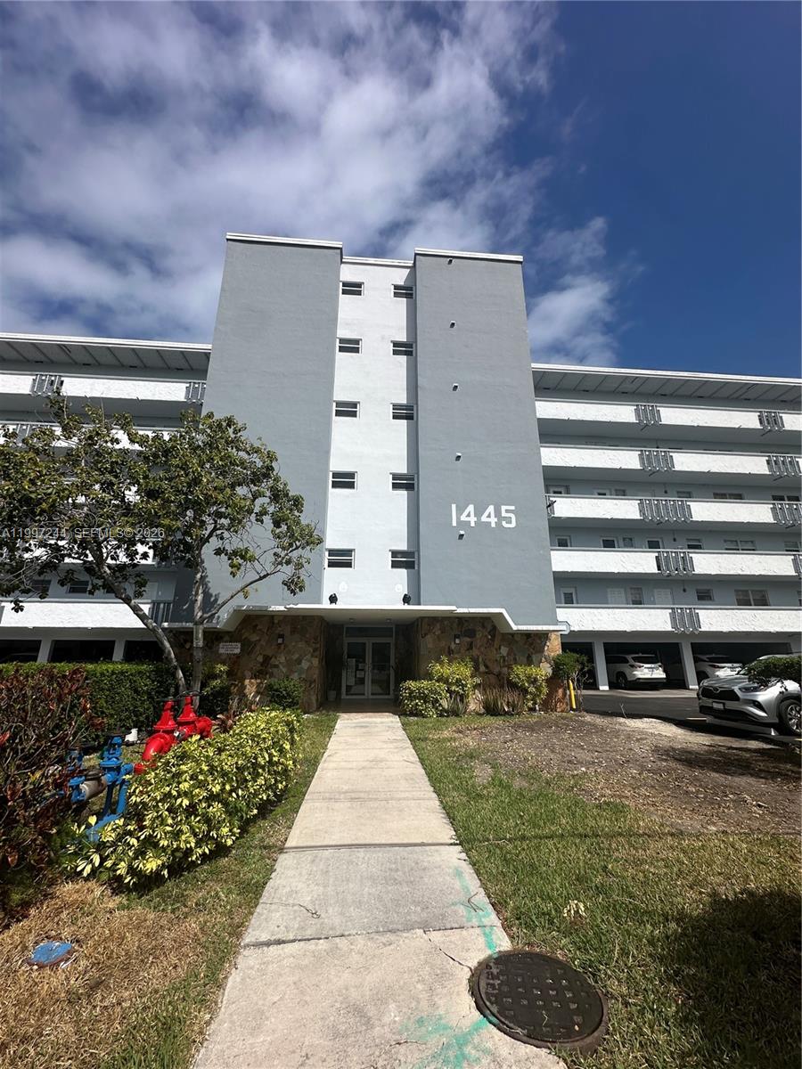FAIRWAYS ROYALE CONDO - Residential