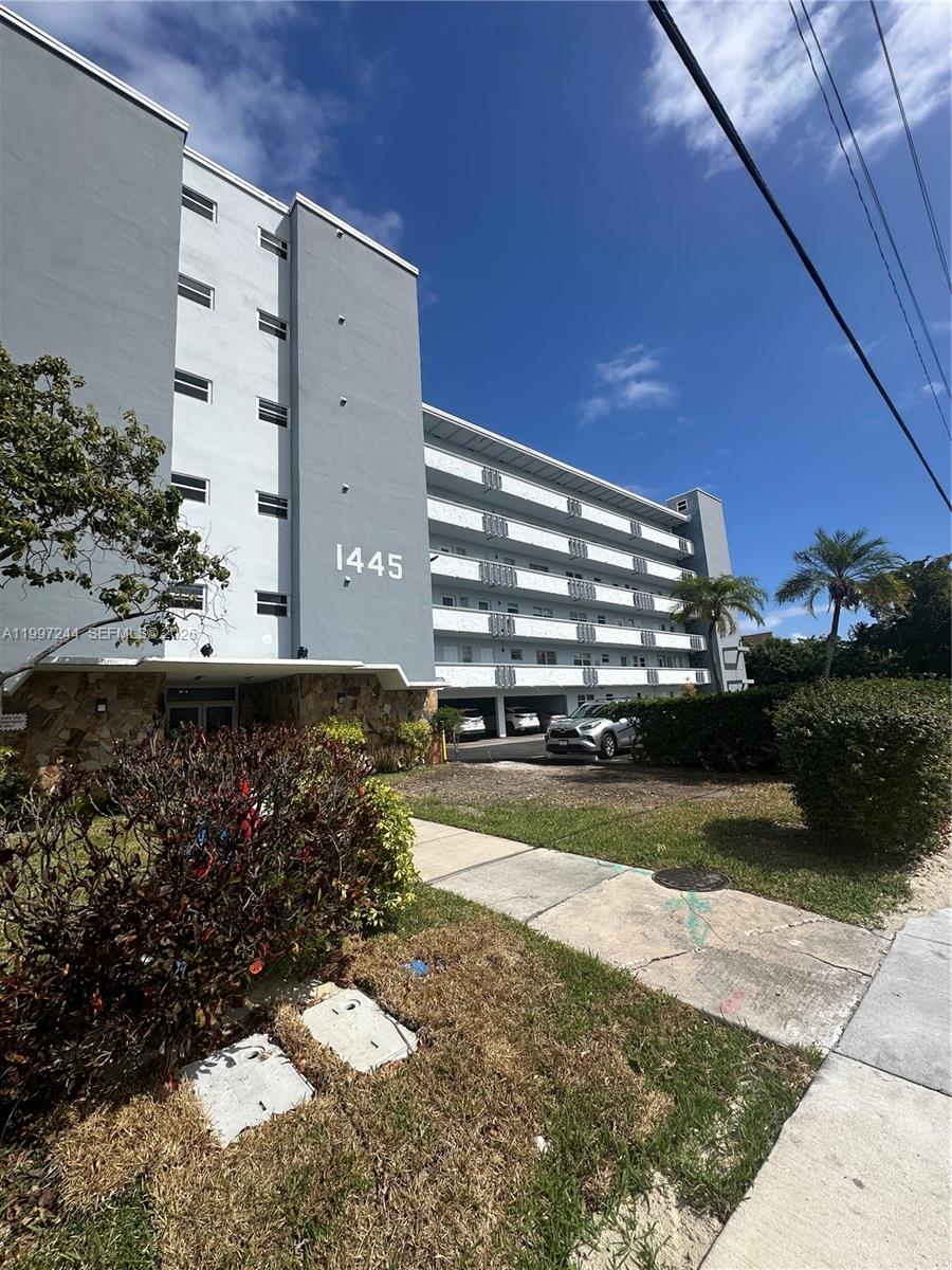 FAIRWAYS ROYALE CONDO - Residential