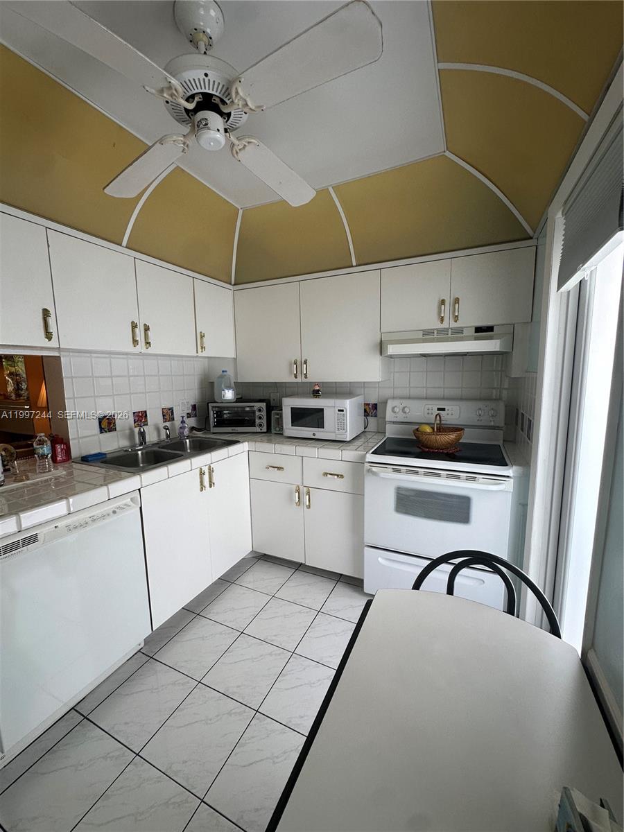 FAIRWAYS ROYALE CONDO - Residential