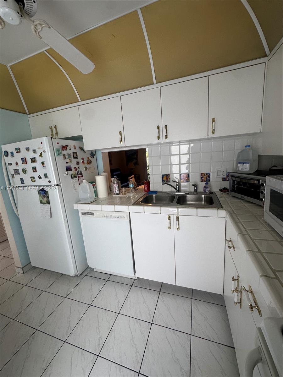 FAIRWAYS ROYALE CONDO - Residential