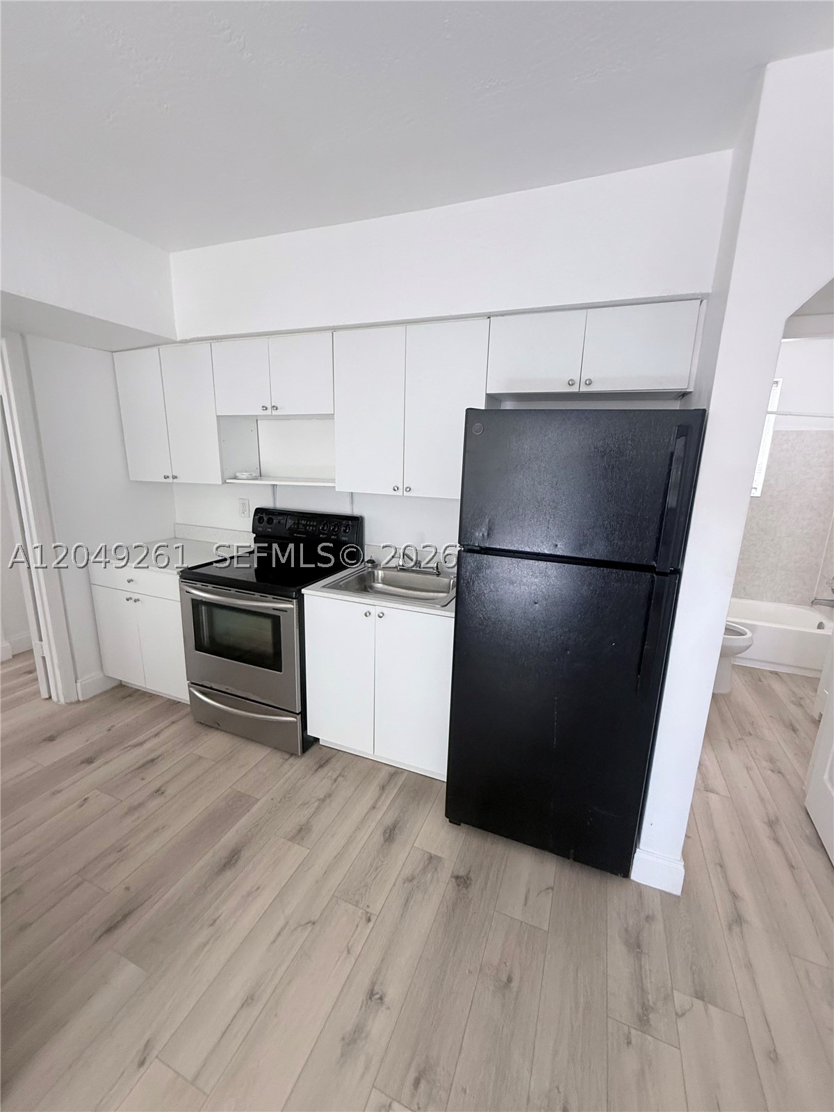 NORTH HOLLYWOOD - Residential Lease
