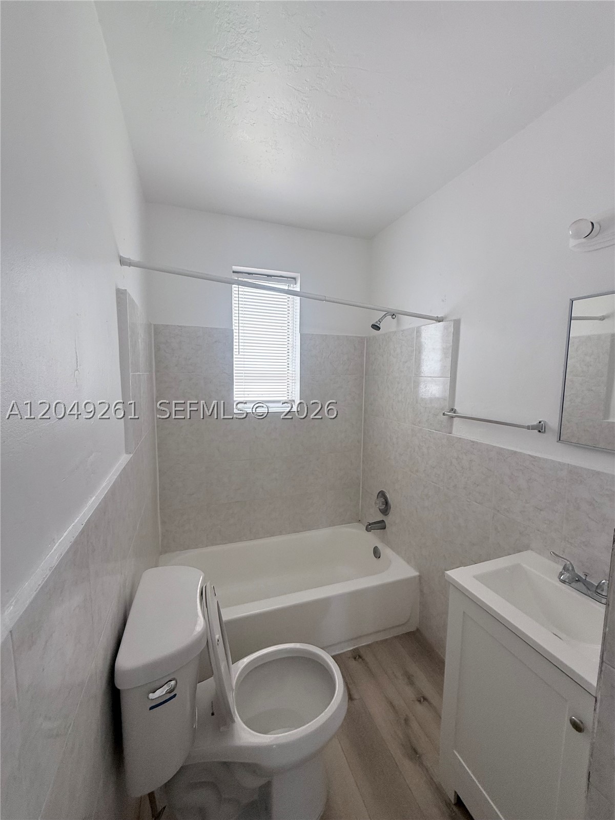 NORTH HOLLYWOOD - Residential Lease