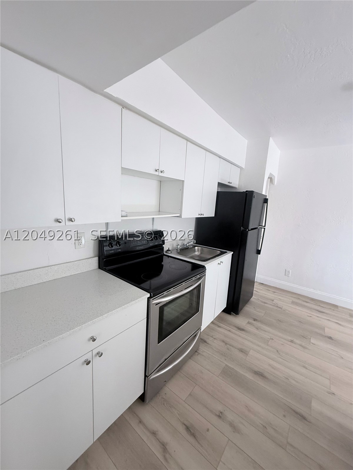 NORTH HOLLYWOOD - Residential Lease