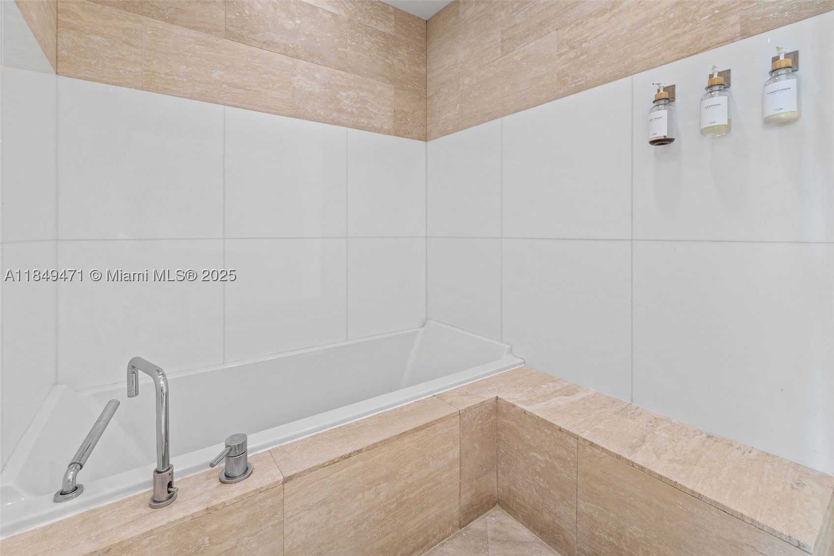 CAPRI SOUTH BEACH CONDO - Residential