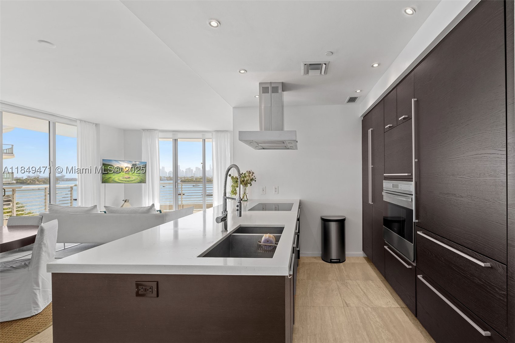 CAPRI SOUTH BEACH CONDO - Residential