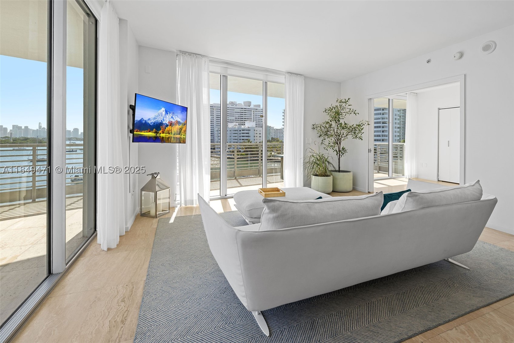 CAPRI SOUTH BEACH CONDO - Residential