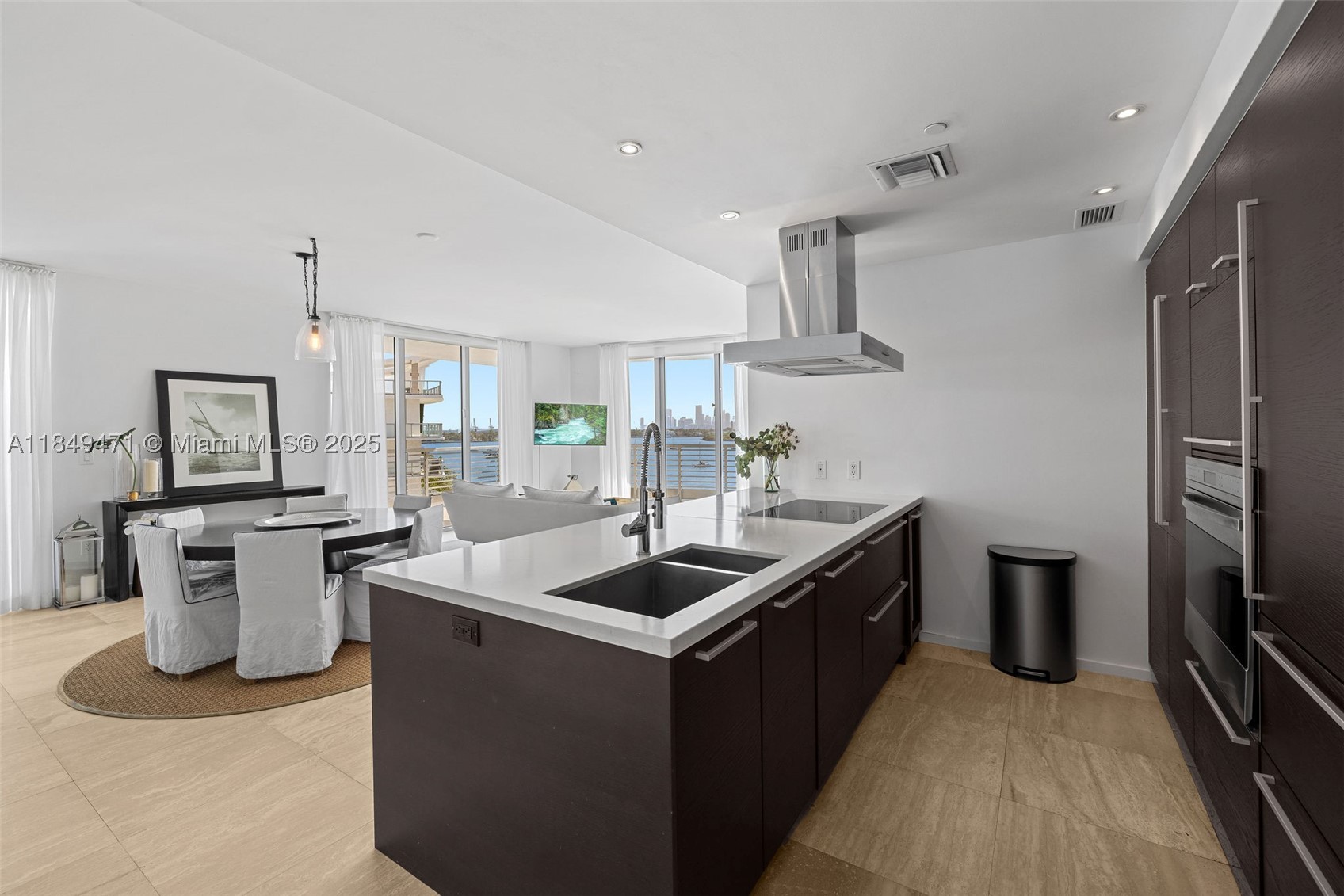CAPRI SOUTH BEACH CONDO - Residential